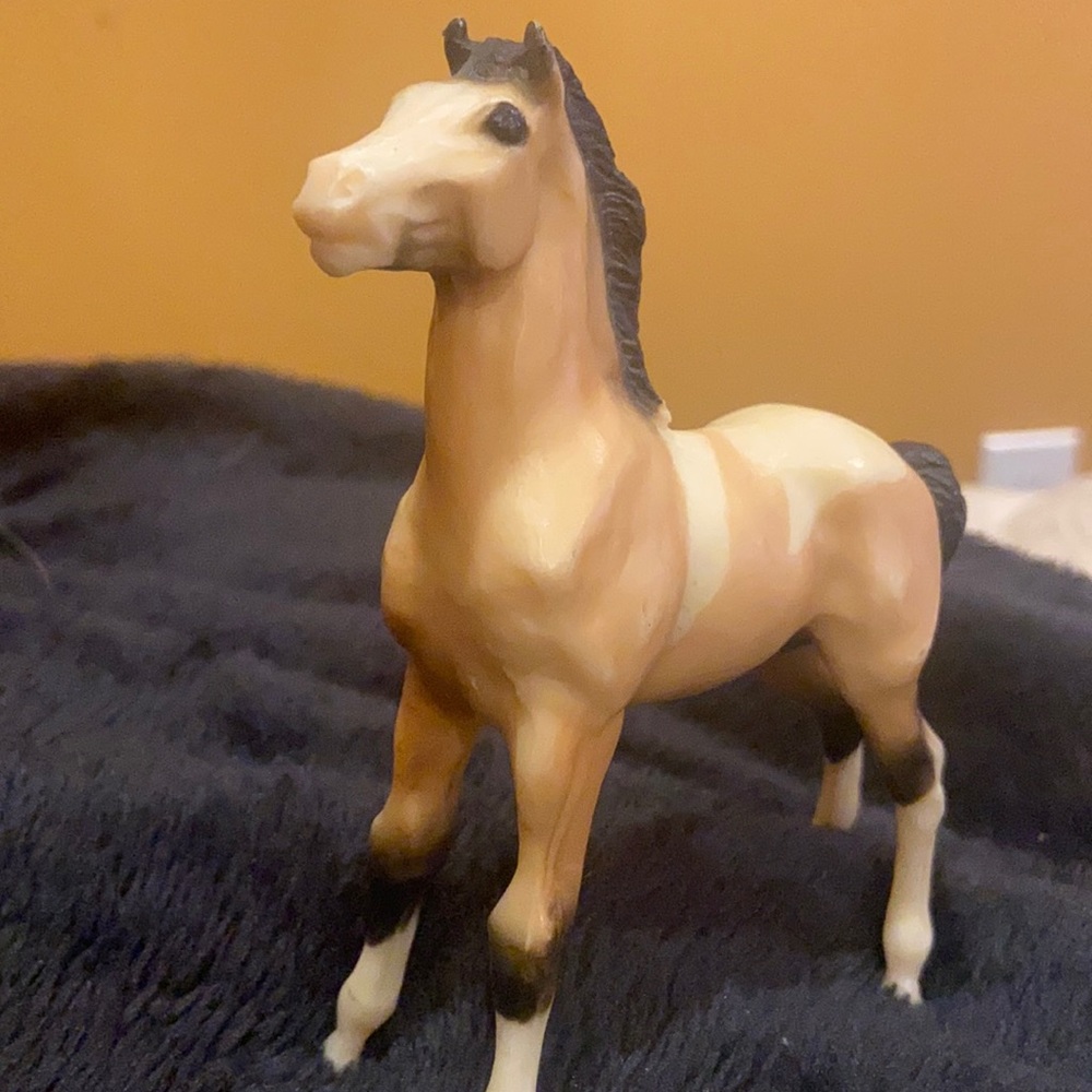 Two vintage classic Breyer foals